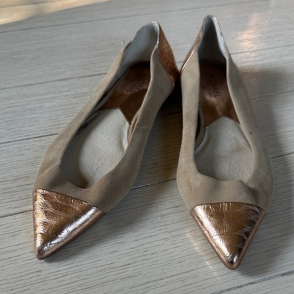 Michael Kors Beige and Metallic Gold Pointed Flats - Picture 1 of 2